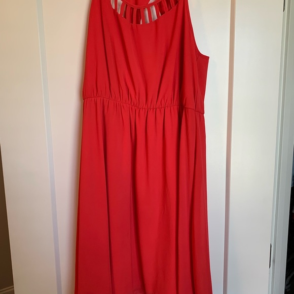 Fabrik chiffon dress with keyhole in back - Picture 8 of 8